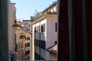 Interior - Piazzetta Margutta - A8 (Rome)