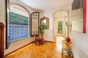 Interior - Huge historic 5BD with private Terrace! (Barcelona)