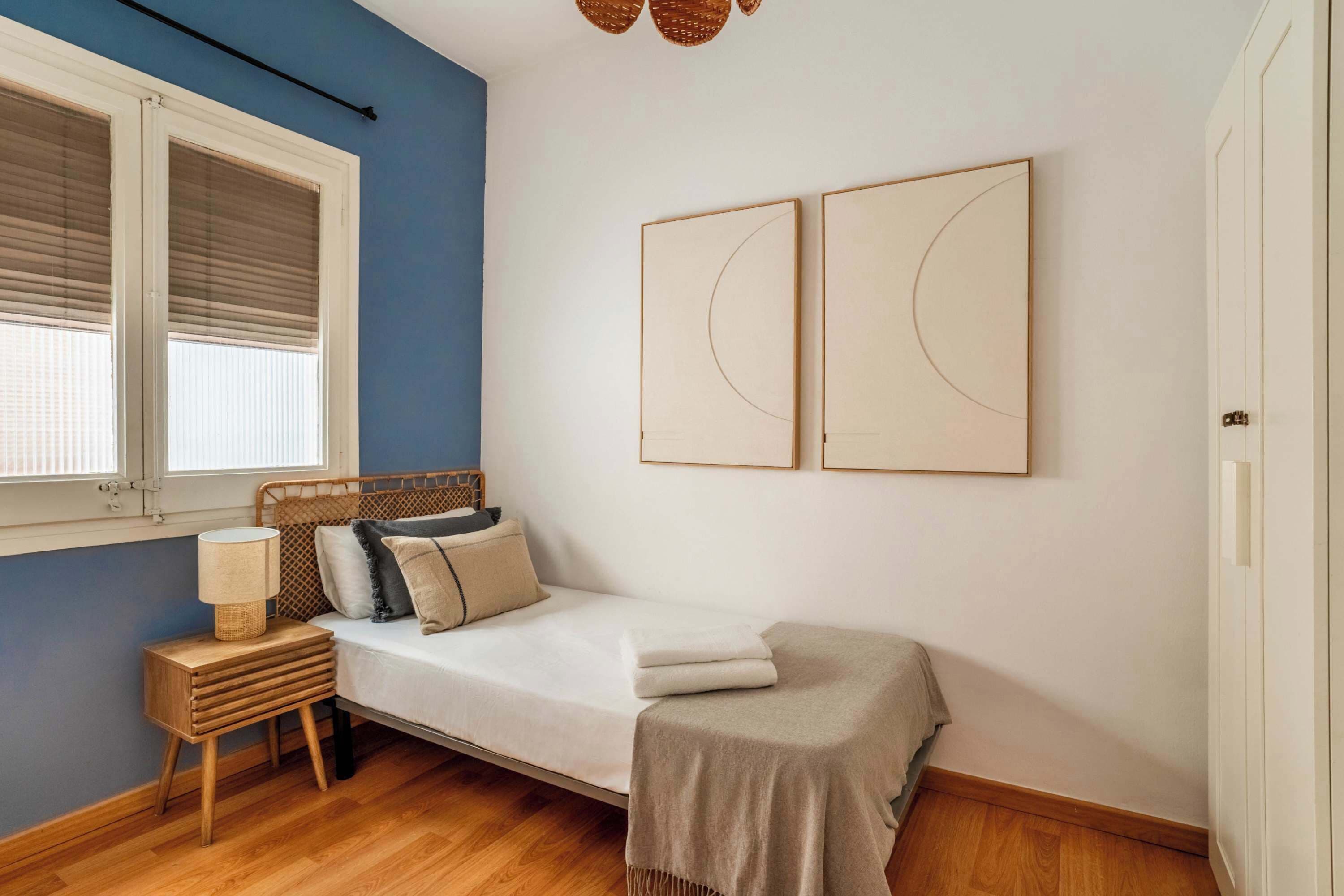 4 bedrooms, desk, iron/ironing board, WiFi