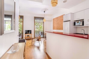 Interior - Pl Universitat Bright and cozy 2BD - 2BTH (Barcelona)