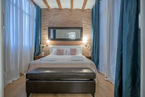 2 bedrooms, desk, iron/ironing board, WiFi - Exclusive 2 bedroom apartment in the city center! (Barcelona)