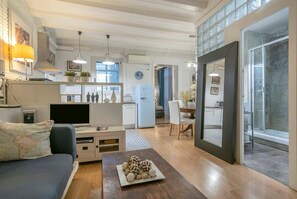 TV, offices - Exclusive 2 bedroom apartment in the city center! (Barcelona)