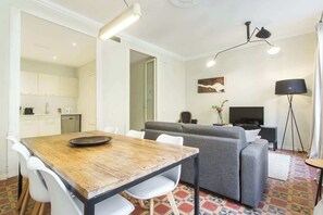 Interior - Las Ramblas - Liceo 4 BD with balcony (Barcelona)