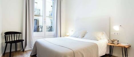 1 bedroom, desk, iron/ironing board, WiFi