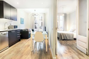Interior - 2 bedroom in Las Ramblas, next to the beach! (Barcelona)