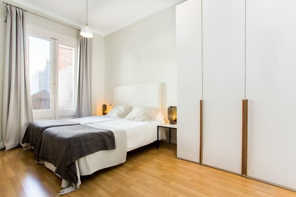 3 bedrooms, desk, iron/ironing board, WiFi