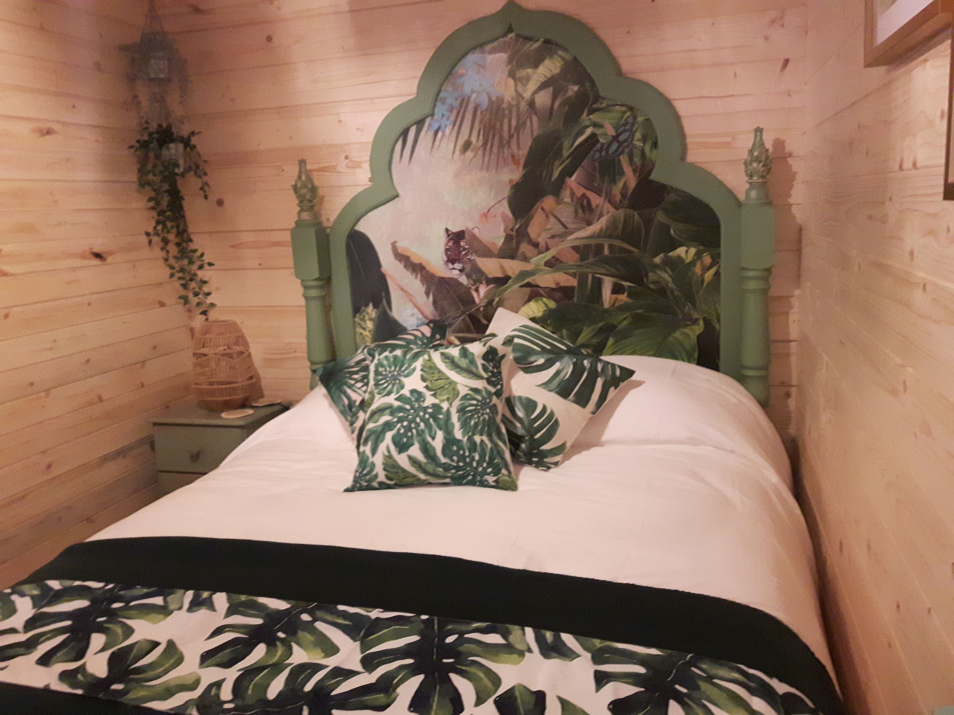 小屋, 1 張加大雙人床 | 1 間臥室、床單