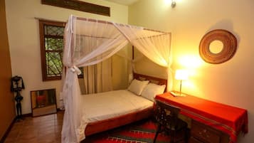 Cottage | 2 bedrooms, iron/ironing board, free WiFi, bed sheets