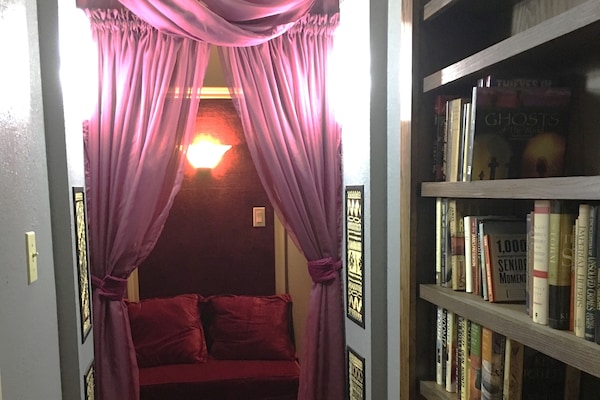 Cozy little bench for private conversations.