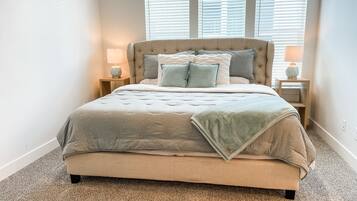 3 habitaciones, tabla de planchar con plancha y cuna de viaje