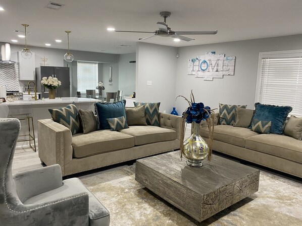 Smart-TV, peis, videospill og PC-skjermer