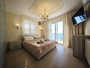 4 chambres, fer et planche à repasser, lit parapluie, Wi-Fi gratuit