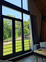 精品复式房 | 客房内保险箱、特色装修、特色家居、办公桌