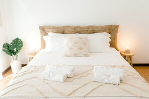 2 bedrooms, iron/ironing board, Internet, bed sheets