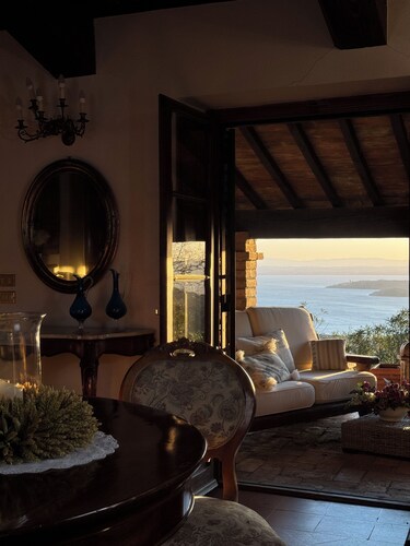 Villa with panoramic pool • Passignano sul Trasimeno, Umbria