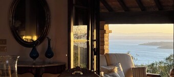 Villa with panoramic pool • Passignano sul Trasimeno, Umbria