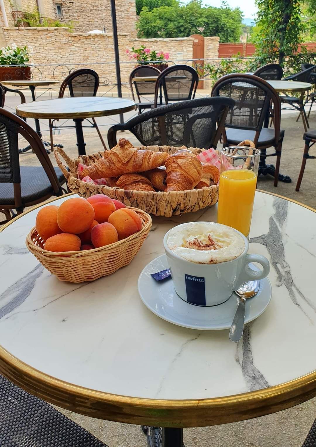 Daily buffet breakfast (EUR 15 per person)