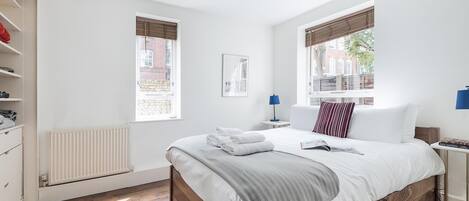 1 habitación, escritorio, tabla de planchar con plancha y wifi gratis