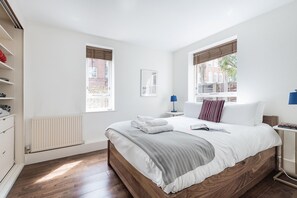 1 slaapkamer, een bureau, een strijkplank/strijkijzer, gratis wifi