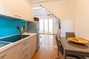 Microwave - Seaside villas in a small complex surrounded by greenery by the sea (Lido degli Estensi)