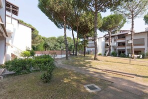 Property grounds - Spinnaker - nearby pine forest with swimming pool (Lido degli Estensi)