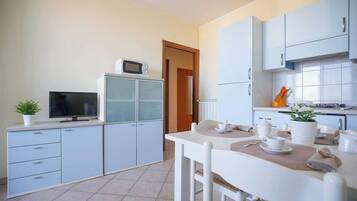 Réfrigérateur, micro-ondes