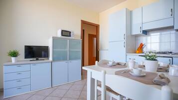 Kühlschrank, Mikrowelle