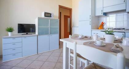 SMITH 2B - With Private Garden and Terrace