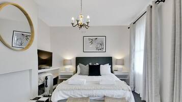 2 soverom, strykejern/-brett, reiseseng for barn og wi-fi