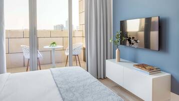 Desk, iron/ironing board, WiFi, bed sheets