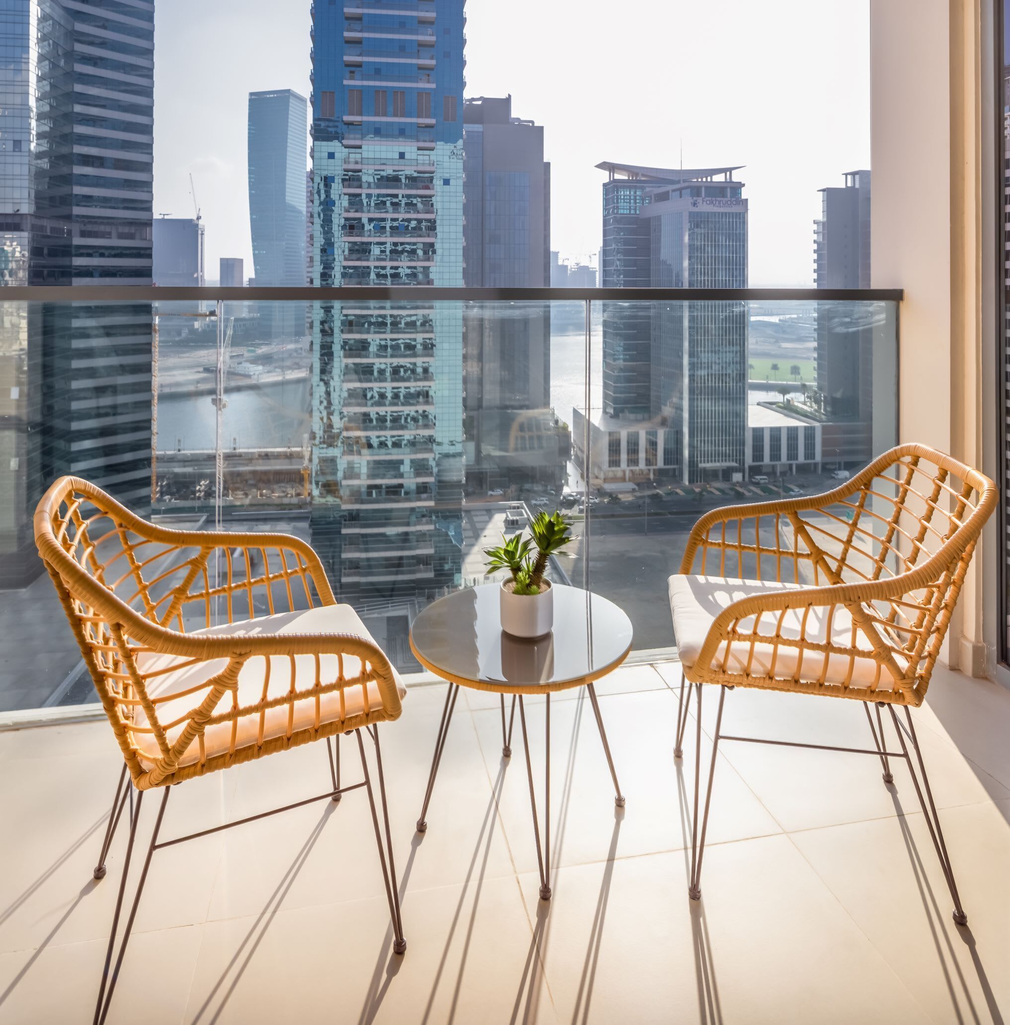 المنطقة المحيطة بالمنشأة