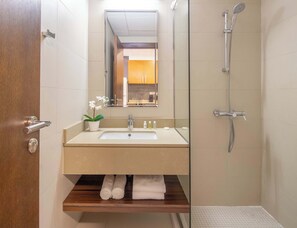 Shower, hair dryer, towels - Silkhaus Burj Khalifa View | Burj Daman | Balcony (Dubai)