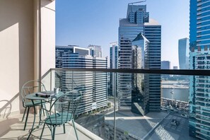 Outdoor dining - Silkhaus Modern 1BR | Bellevue Tower | Summer Deal (Dubai)