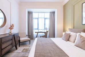 1 chambre, bureau, fer et planche à repasser, Wi-Fi