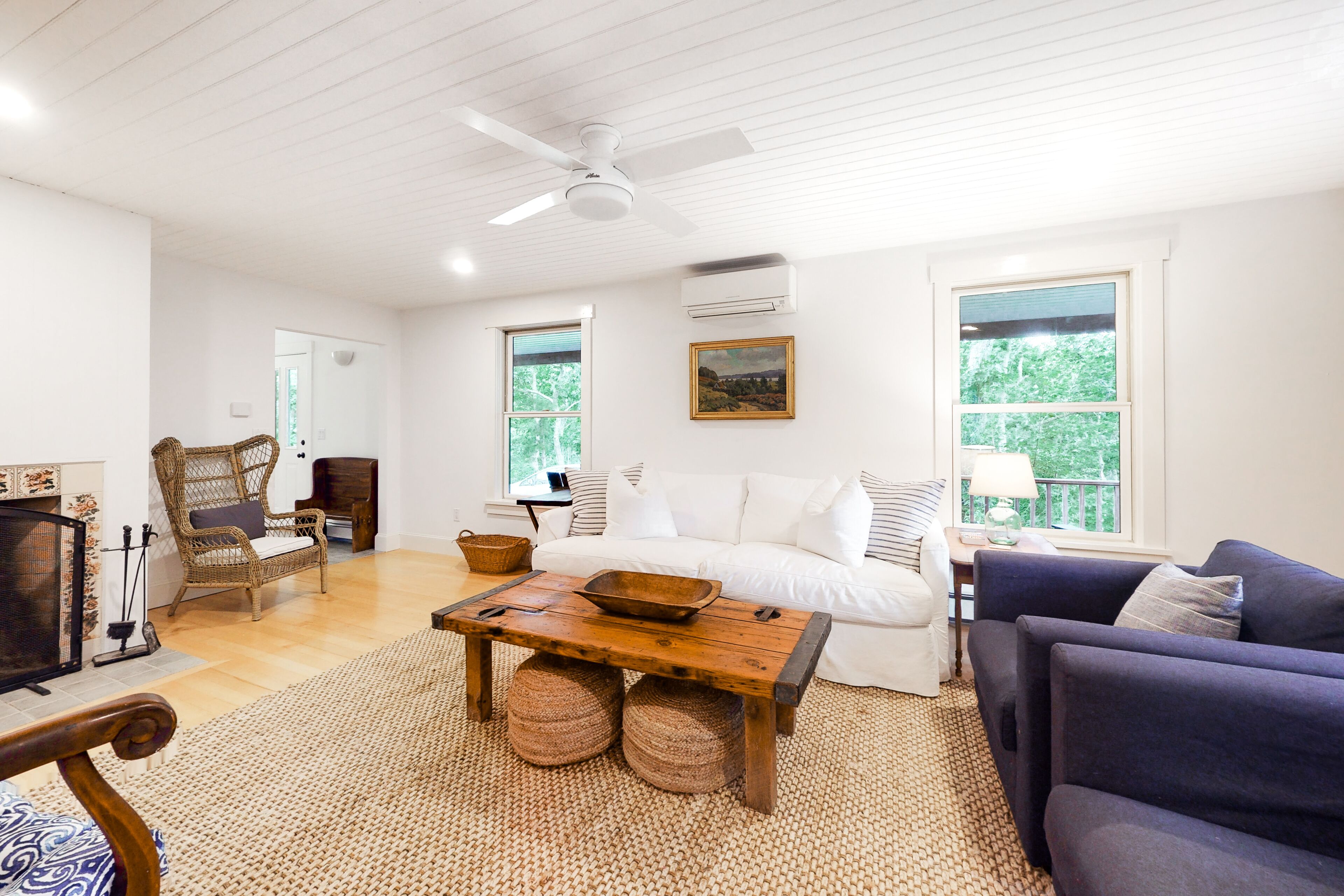 Lovely home near beach w/WiFi, outdoor shower, large yard, private washer/dryer