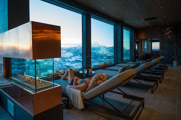 Sauna, hot tub, steam room, body treatments, body wraps, body scrubs