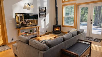 TV, fireplace, DVD player