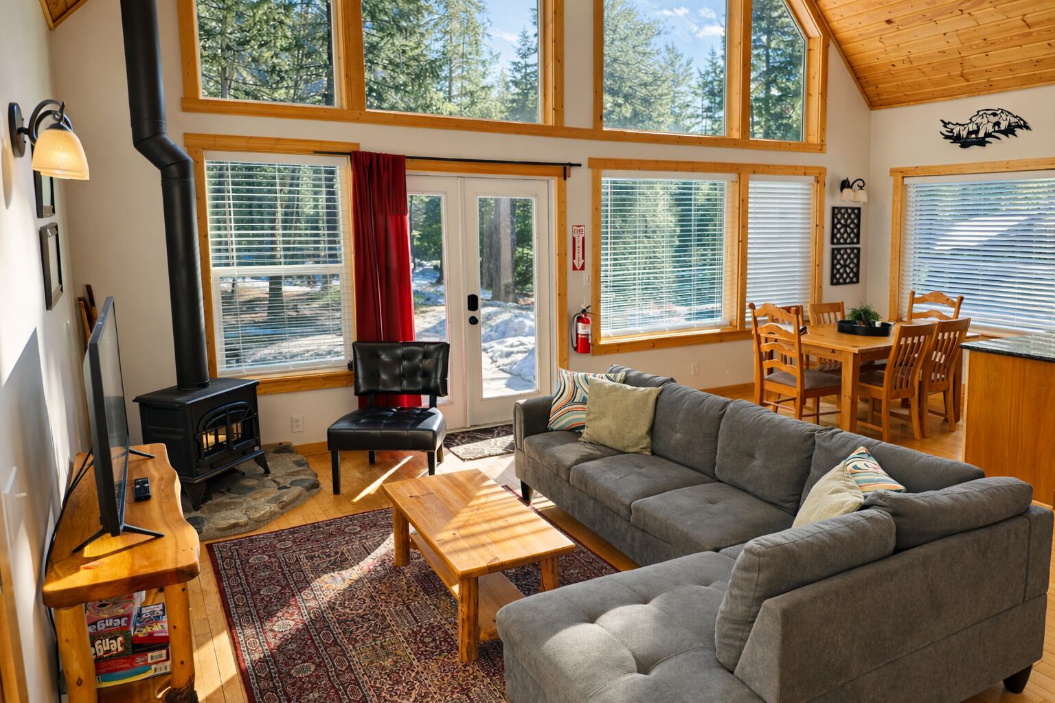 TV, fireplace, DVD player