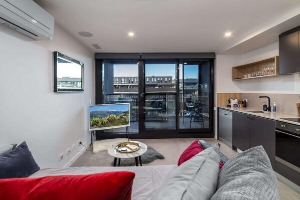 1 habitación, tabla de planchar con plancha, wifi y ropa de cama