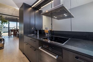 Fridge, microwave, oven, stovetop - Stunning Kingston Harbour Foreshore 1BR Water View (Kingston)