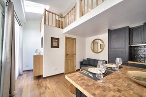 Interior - Superb new maisonnette in the heart of Paris (Paris)