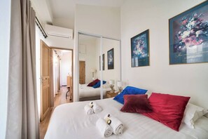 1 bedroom, desk, iron/ironing board, WiFi