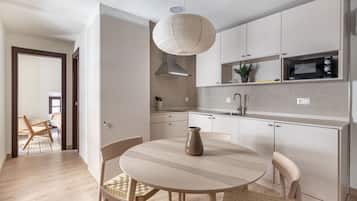 Apartment, 3 Bedrooms | Private kitchen | Fridge, microwave, stovetop, toaster
