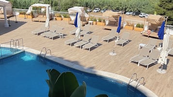 Seasonal outdoor pool