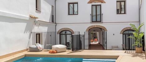 Seasonal outdoor pool