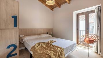 Soundproofing, free WiFi, bed sheets
