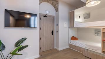 Soundproofing, free WiFi, bed sheets