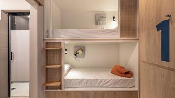 Soundproofing, free WiFi, bed sheets