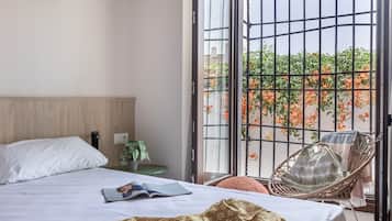 Soundproofing, free WiFi, bed sheets