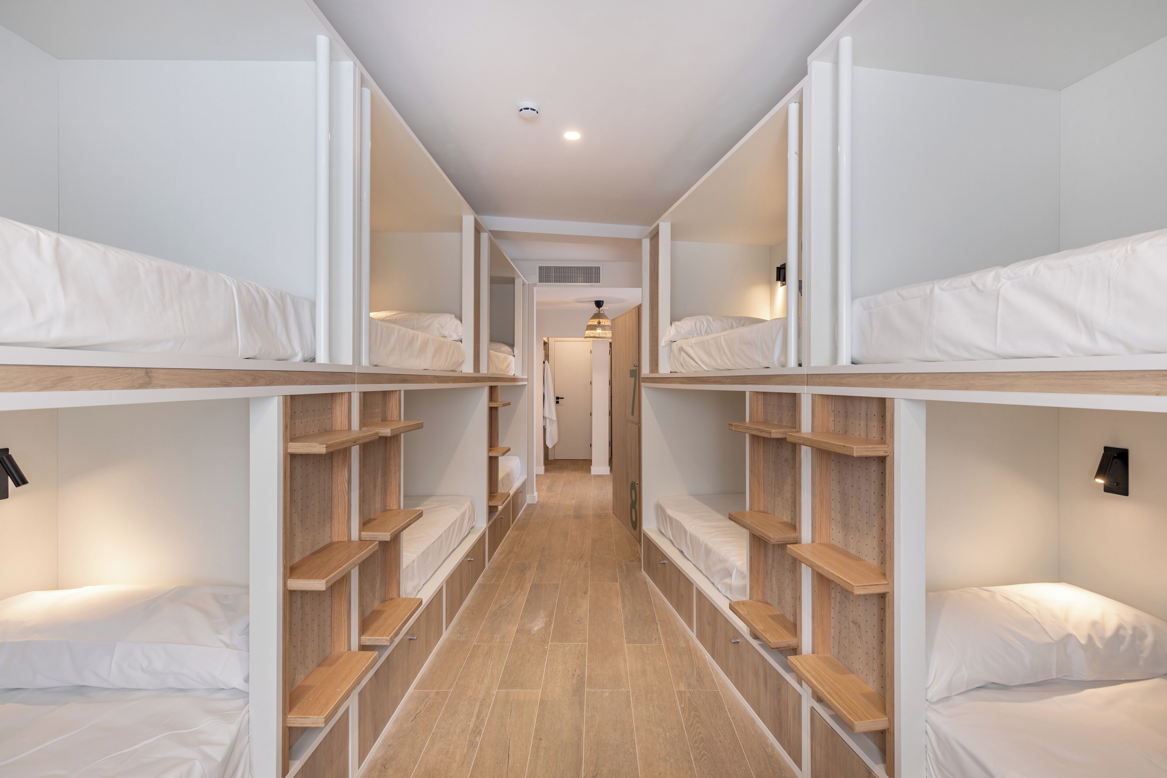 Soundproofing, free WiFi, bed sheets